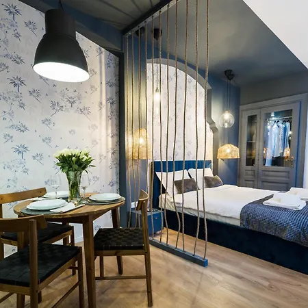 Victorian Blue - Stylish Old Town