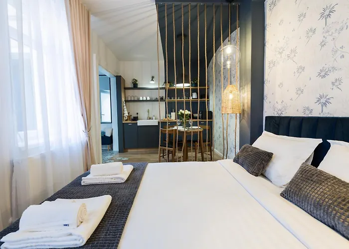 Victorian Blue Brassó